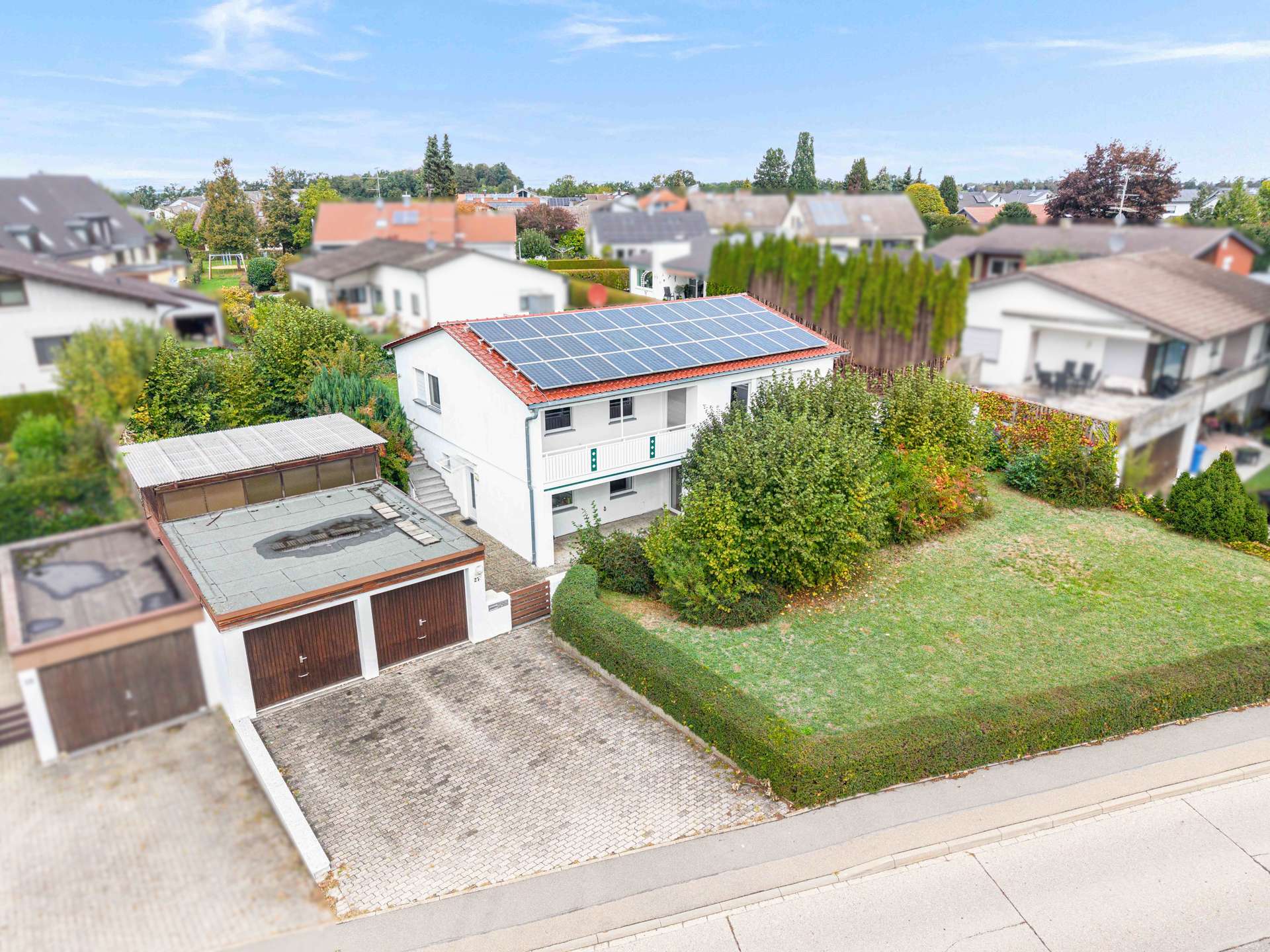 Mit Weitblick! Energetisch modernisiertes Einfamilienhaus mit Einliegerwohnung in gesuchter Lage